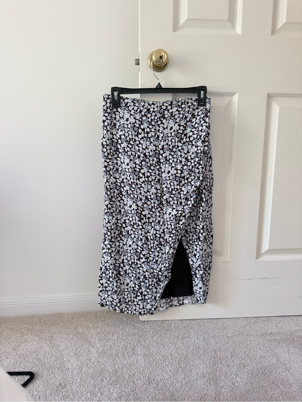 Abercrombie & Fitch Black and White Floral Midi Skirt with Front Slit